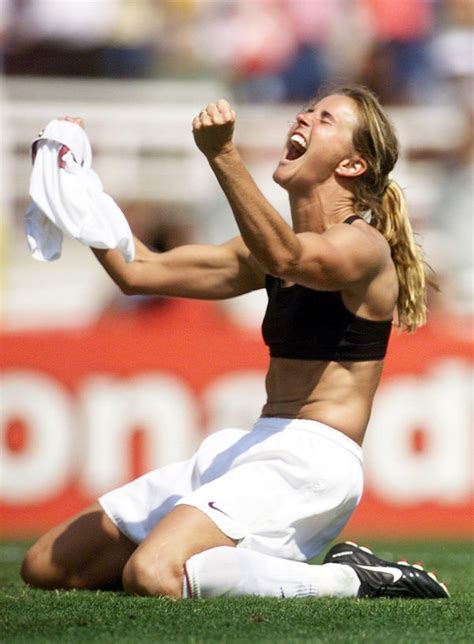 Brandi Chastain To Donate Her Brain For C T E Research The New York