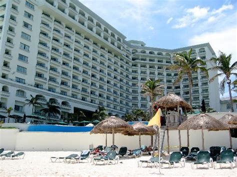breakfast  club  picture  jw marriott cancun resort spa