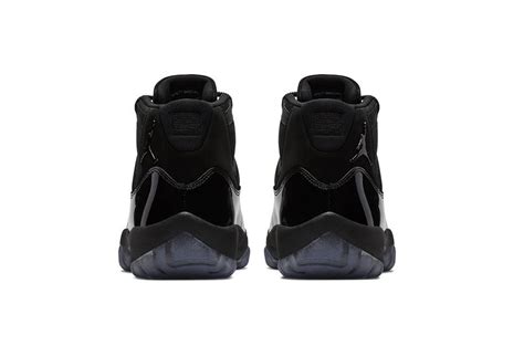 Air Jordan 11 Blackout Cap And Gown Le Site De La Sneaker