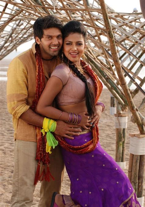 amala paul hot navel show from vettai movie very rare ~ indian hot actress pictures collections