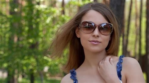 Nikia A Girl Model Summer Sunglasses Face Smile Wallpaper 1920x1080