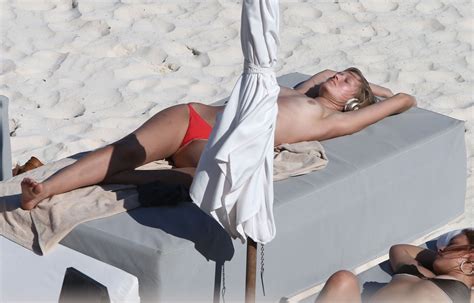 toni garrn nude beach topless boobs big tits paparazzi celebrity leaks scandals leaked sextapes