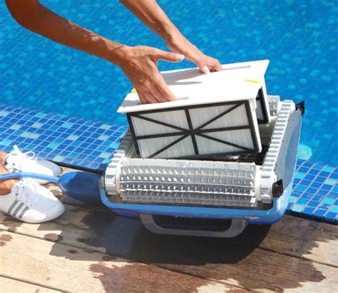 dolphin supreme  automatic swimming pool cleaner