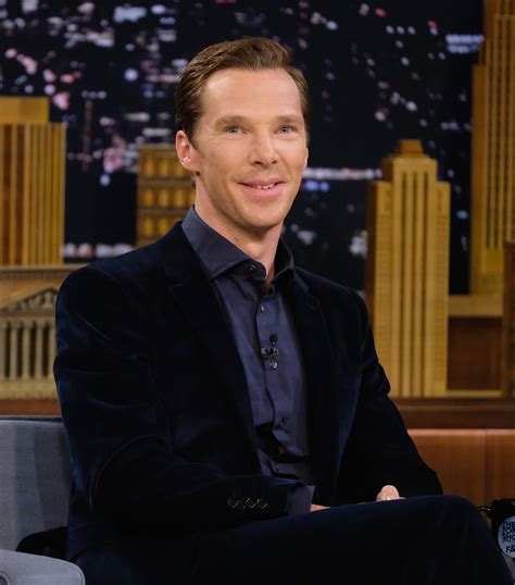 the why is benedict cumberbatch hot snl sketch puts the actor s sex appeal into words — video
