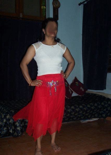 indian bhabhi stripping showin bra and penty chuttiyappa
