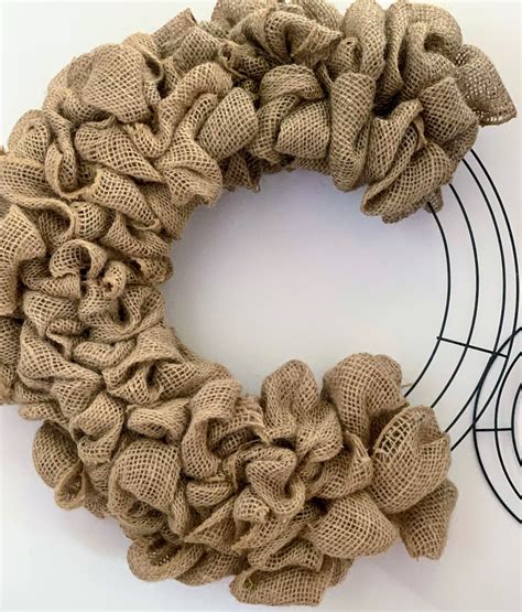 easy fall burlap wreath   purposed woman burlap wreath burlap