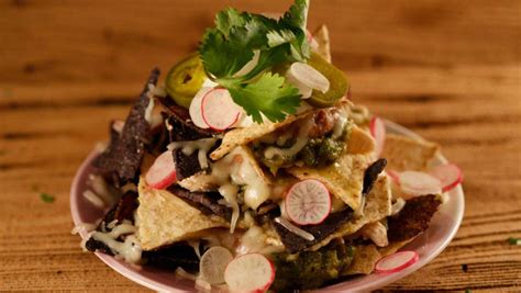 This Drool Worthy Chicken Verde Nachos Is The Best Way To