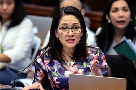Hontiveros Sees Link Between Influx Of Pogo Workers Rise