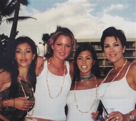 Kim Kardashian Aparece Irreconhecível Em Foto Dos Anos 90 Com As Irmãs