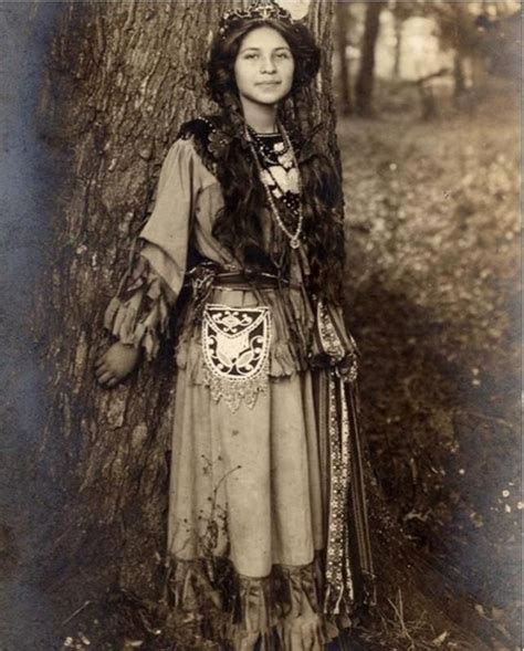 rarely seen photos of real americans history daily iroquois women
