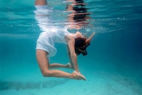 underwater yoga sous marin photographie portraits