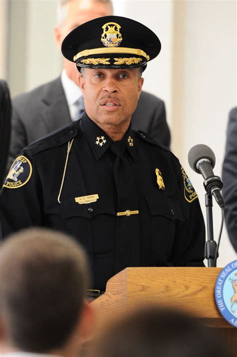 detroit police chief hopes  improve officer morale  pay cuts