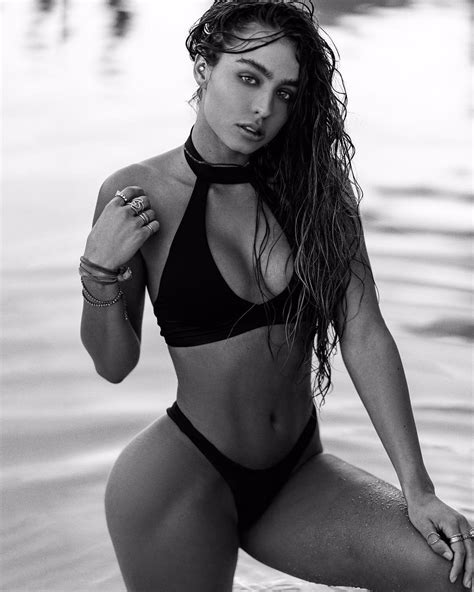 Sommer Ray Sexy Pictures 35 Pics Sexy Youtubers