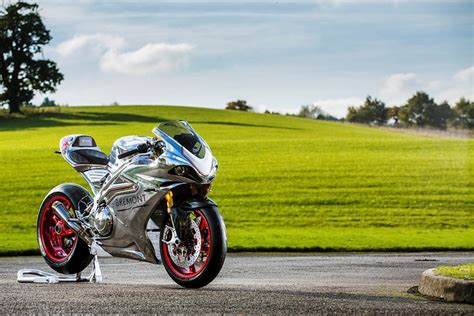the marvelous norton v4 rr is out on the prowl