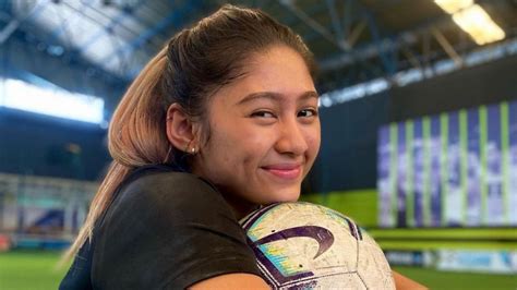profil zahra muzdalifah pemain timnas indonesia putri  susul
