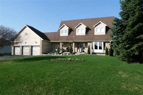 4 Bedroom On Mature Lot Caledon Village Sold