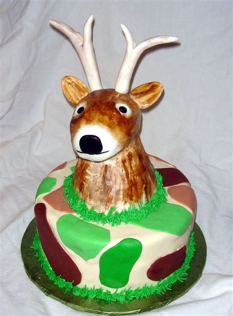 cake decorated     deers head