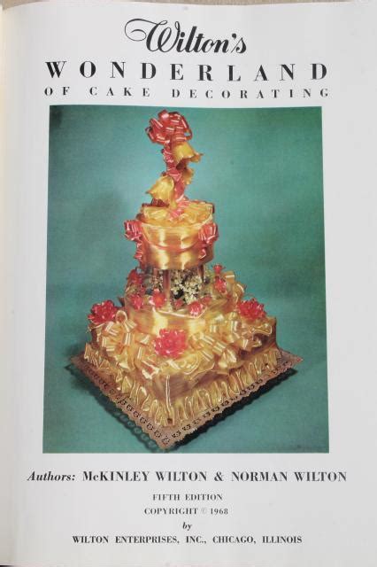 vintage wilton cake decorating book wiltons wonderland  cakes