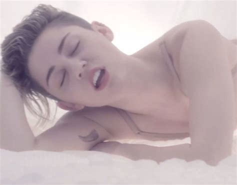 Miley Cyrus S Official Video For Adore You Miley Cyrus