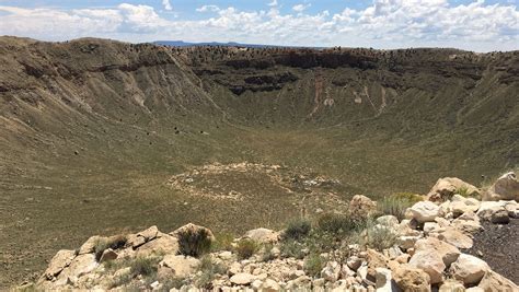meteor crater arizonas  huge hole   ground