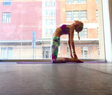 Yoga Poses That Relieve Pain Mindbodygreen