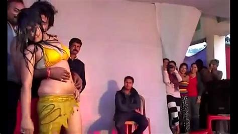 hot indian girl dancing on stage xnxx