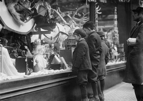 window shopping in new york city december 1910