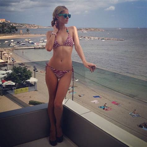 paris hilton bikini  twitter  instagram year  celebmafia