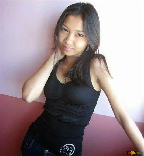 Tirunow Exposed Sexy Indonesian Babe Bare Her Nice Body