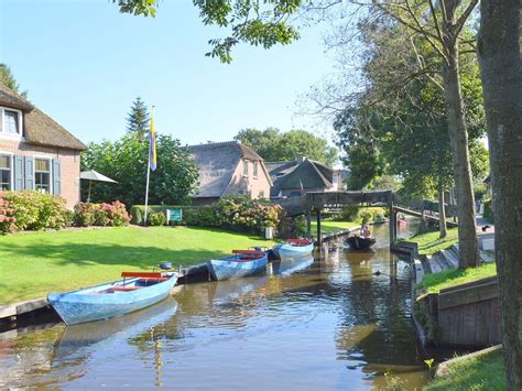 modern holiday home   centre  giethoorn   hours  boat  updated