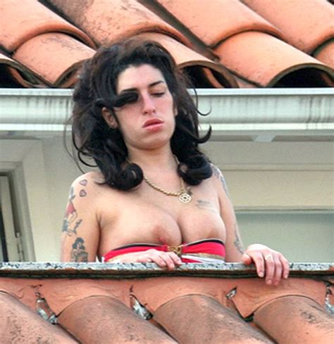 amy winehouse tit slips thanks to jacques m taxi driver movie