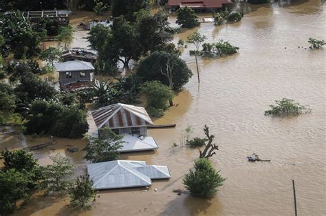 worst floods   years hit northern philippines  typhoon deaths rise daily sabah