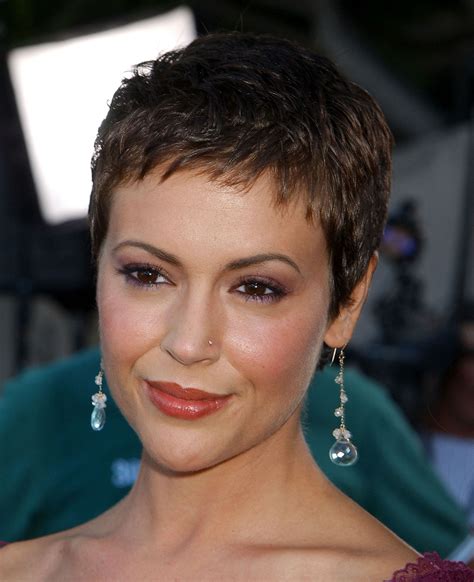 Alyssa Milano Re Creates Her Chic Charmed Pixie Cut From