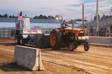 tractor pull isanti county fair