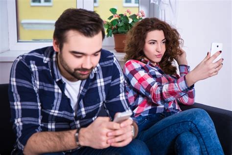 5 Reasons Why Your Phone Is Ruining Your Sex Life I Love My Lsi