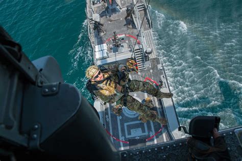 navy eod operators  heading   sea  clearing bombs  iraq  afghanistan