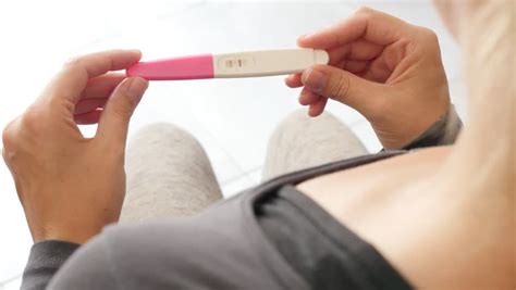 Pregnancy Test In Action One Line Means Not Pregnant Cg