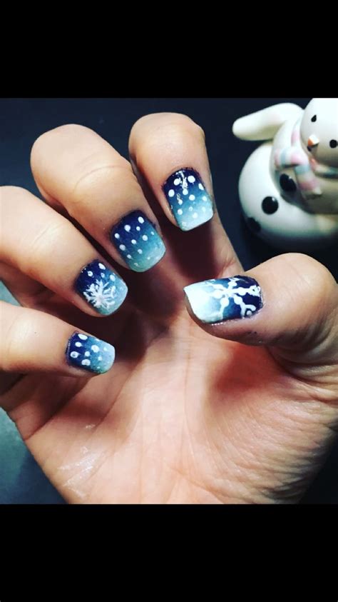cute and festive also quite classy nails beauty classy