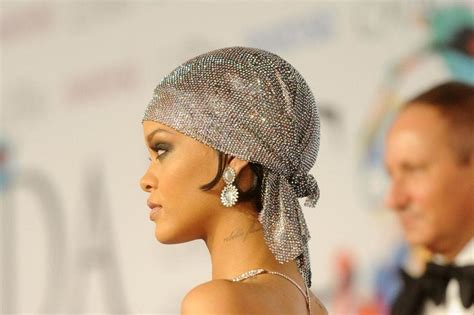 rihanna wears crystal headscarf to cfda awards essence