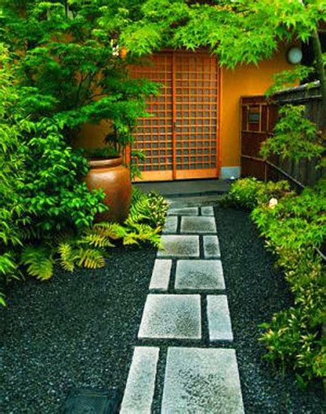 small spaces japanese home decorating ideas