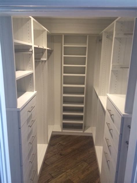 small closets tips  tricks queen bee  honey dos
