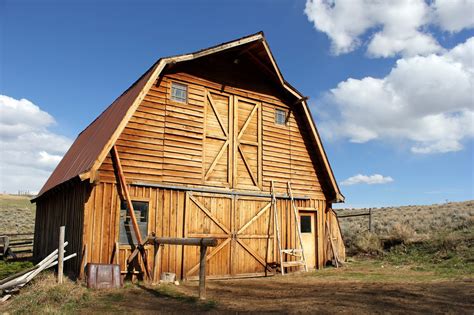 You Will Fall In Love With These 10 Beautiful Old Barns In South Dakota