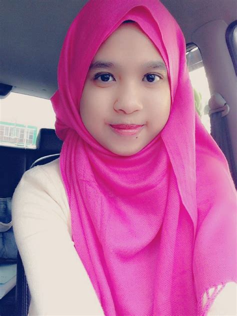 on pink jilbab cantik wanita kecantikan
