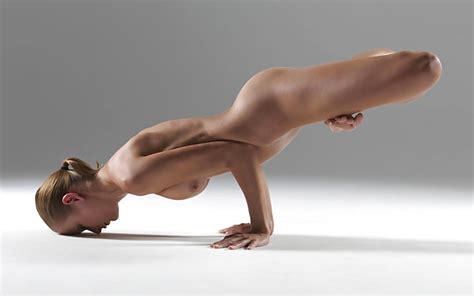nude yoga 18 pics