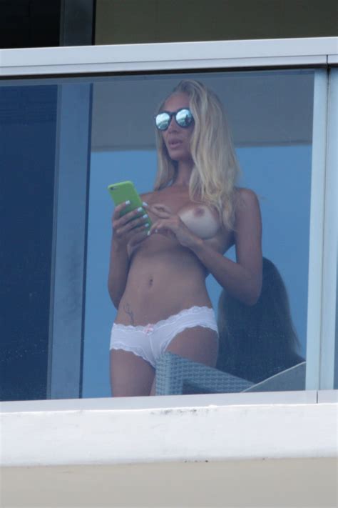 laura cremaschi topless cameltoe on a balcony 10 celebrity