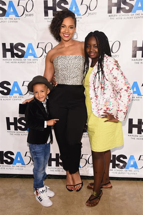 Photo of Alicia Keys  & her Son  Egypt Daoud Dean