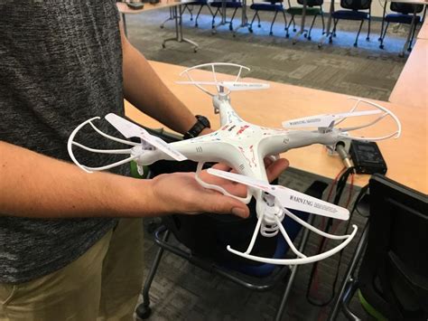 classes   syracuse  learn  fly drone aircraft wrvo public media