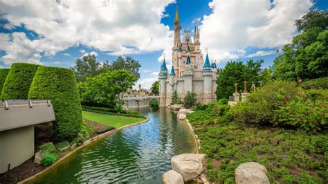 cinderella s castle in disneyworld orlando usa 4k ultra hd