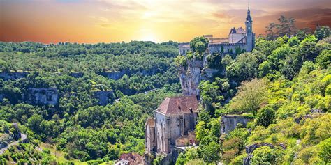 charming small towns    visit   south  france