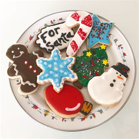 perfect sugar cookie recipe  royal icing christmas decorating